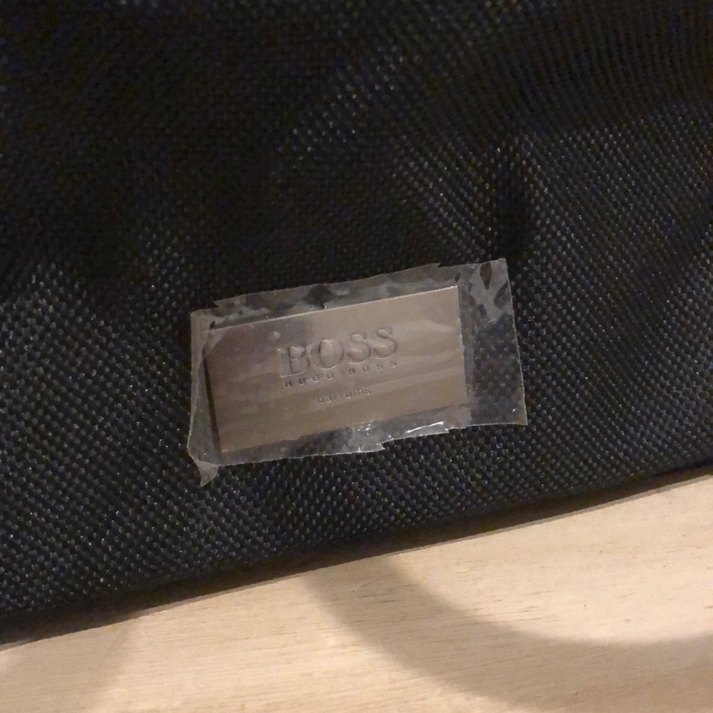 Brand new Boss Hugo Boss bag - Picture 2 of 3